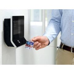 DURABLE Name badge holder for 54 x 85 mm transparent 890519