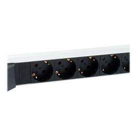 6-Outlet German Power Distribution Unit with Circuit Breaker