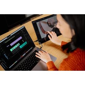 Verbatim PMT-17-4K - LED monitor - 17.3" - portable - tou | 32239