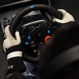 Logitech G29 DrivingForceRacingWheel PlayStation5 991000486