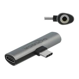 Delock / USB-C to headphone jack / charging adapter / 24  | 64186