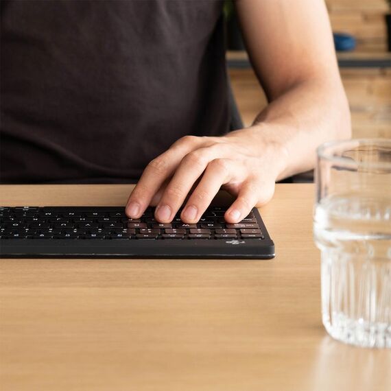R-Go Compact Break - Keyboard - with integrated bre | RGOCOCHWLBL