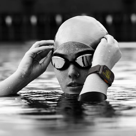 smart watch with Ocean band - fluoroelastomer - navy  | MX4D3FD/A