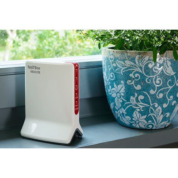 4G LTE 300 MBit/s, 3G UMTS/HSPA+ 42 MBit/s, Wi-Fi 4 2. | 20003055