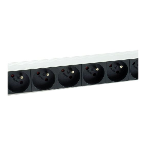equip Pro - Power distribution unit (rack-mountable) - A | 333313