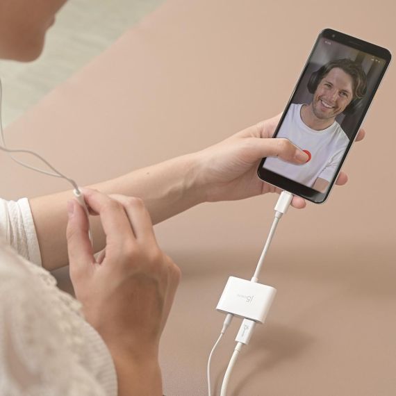 j5create JCA122 - USB-C to headphone jack / charging a | JCA122-N