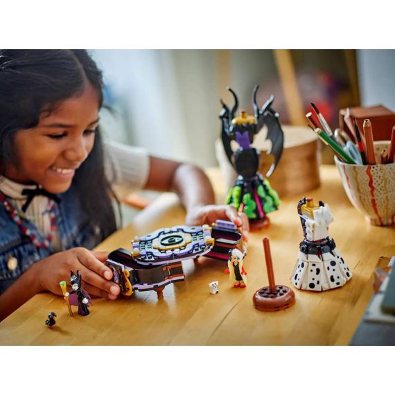 LEGO Maleficents and Cruella De Vils Dresses 43262