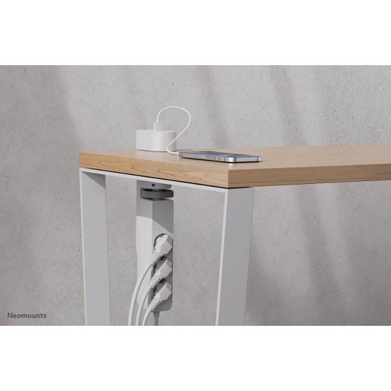 Neomounts Power strip USBC + USBA AC 230 V 3680 DS22840WH6