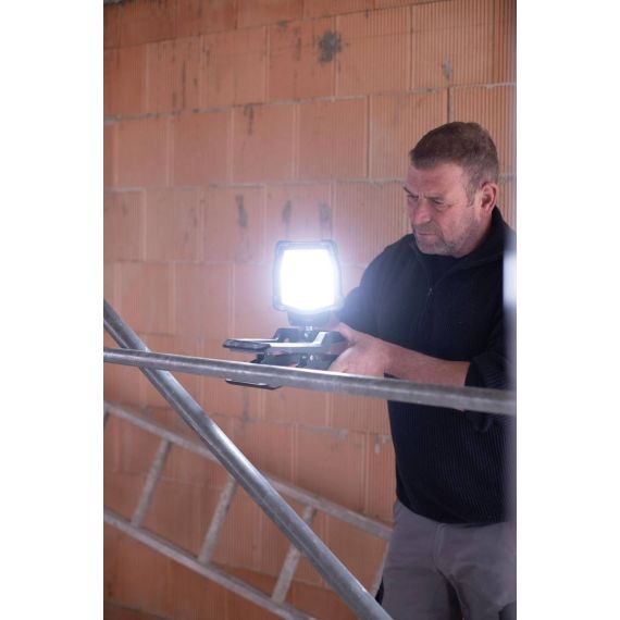 Brennenstuhl Mobile LED rechargeable spotlight CL 4050 MA