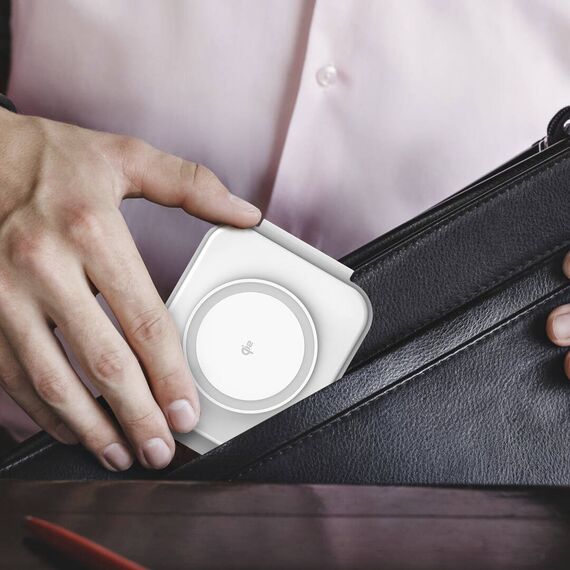 j5create JUPW3215W-N / Wireless charging stand / 3-in-1, magnetic