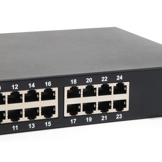 LevelOne GEP-2421W150 24-Port Gigabit PoE+ Switch